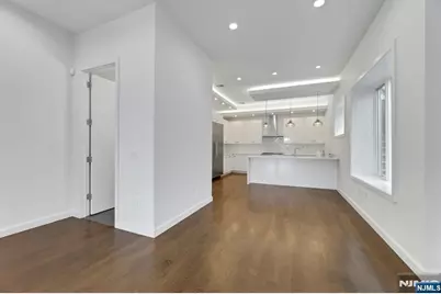 716 Undercliff Avenue 716 #716, Edgewater, NJ 07020 - Photo 11