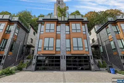 720 Undercliff Avenue, Edgewater, NJ 07020 - Photo 1