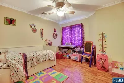 176 Undercliff Avenue, Edgewater, NJ 07020 - Photo 15