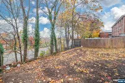 340 Northwood Way, Palisades Park, NJ 07650 - Photo 3