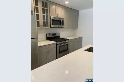 748 Mainsail Lane 748 #748, Secaucus, NJ 07094 - Photo 5