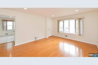 483 Hobson Avenue, Saddle Brook Township, NJ 07663 - Photo 5