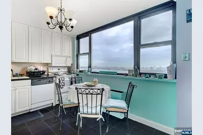 250 Gorge 28A #28A, Cliffside Park, NJ 07010 - Photo 13