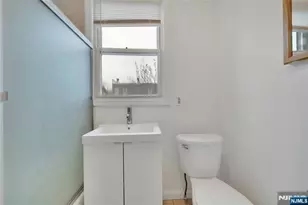 811 Montgomery Street 201, Jersey City, NJ 07306 - Photo 15