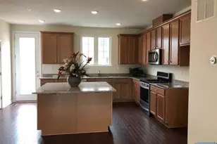 32 Litchfield Ln 403, Fair Lawn, NJ 07410 - Photo 3