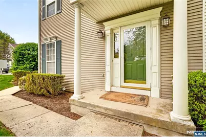 554 Adirondack Court, Mahwah, NJ 07430 - Photo 7