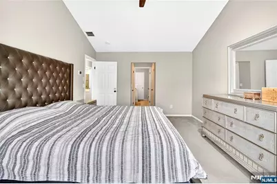 554 Adirondack Court, Mahwah, NJ 07430 - Photo 25
