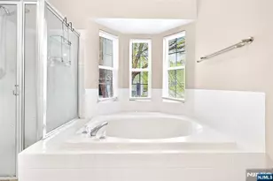 554 Adirondack Ct, Mahwah, NJ 07430 - Photo 27
