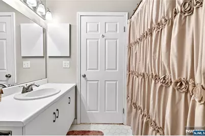 554 Adirondack Court, Mahwah, NJ 07430 - Photo 35