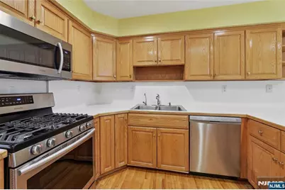 33 Pamrapo Court C33W #C33W, Glen Rock, NJ 07452 - Photo 7