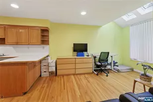 33 Pamrapo Ct C33W, Glen Rock, NJ 07452 - Photo 5