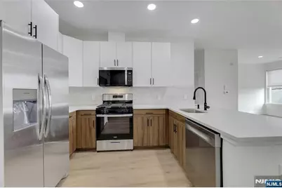 255 Ridge Road 204 #204, Lyndhurst Township, NJ 07071 - Photo 11