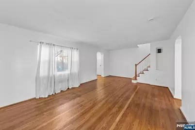 508 Saint Pauls Avenue, Cliffside Park, NJ 07010 - Photo 3