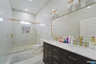 24 Holmes Ln, Wayne, NJ 07470 - Photo 31