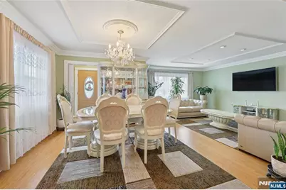 391 E Avenue, Bayonne, NJ 07002 - Photo 7