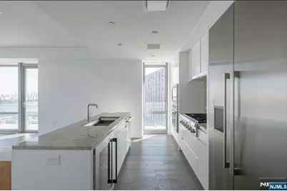 320 Adolphus Avenue 706 #706, Cliffside Park, NJ 07010 - Photo 5