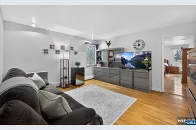 152 Claremont Avenue, Saddle Brook Township, NJ 07663 - Photo 7