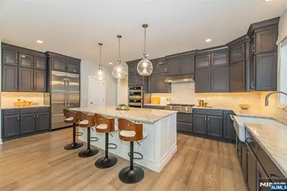 28 Spring Wolf Trail, Franklin Lakes, NJ 07417 - Photo 7