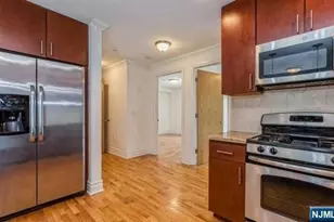 17 Meadow Road 210, Rutherford, NJ 07070 - Photo 3