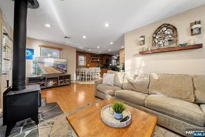 81 Vreeland Avenue, Midland Park, NJ 07432 - Photo 17