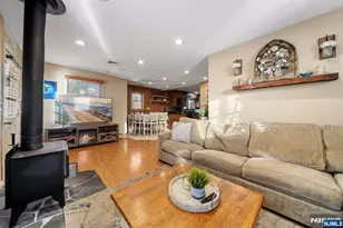 81 Vreeland Ave, Midland Park, NJ 07432 - Photo 17