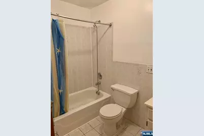 422A Warren Street 1F #1F, Harrison, NJ 07029 - Photo 11