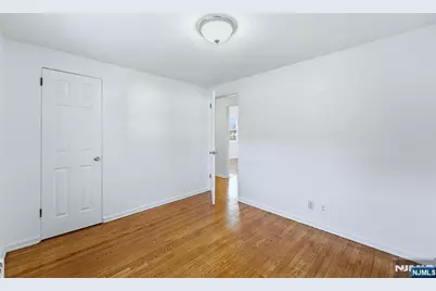 441 Lawn Avenue 17 #17, Palisades Park, NJ 07650 - Photo 11