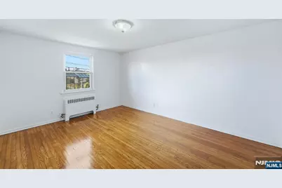 441 Lawn Avenue 17 #17, Palisades Park, NJ 07650 - Photo 13
