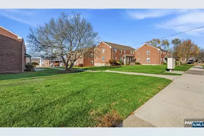 441 Lawn Avenue 17 #17, Palisades Park, NJ 07650 - Photo 21