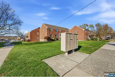 441 Lawn Avenue 17 #17, Palisades Park, NJ 07650 - Photo 19