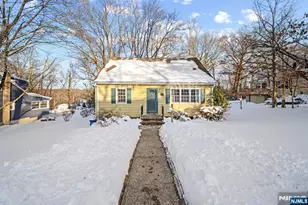 212 Spruce St, Midland Park, NJ 07432 - Photo 1