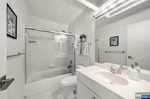 300 Winston Dr 609, Cliffside Park, NJ 07010 - Photo 17