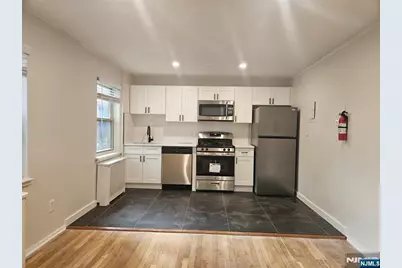 40 Lakeview Avenue D #D, Leonia, NJ 07605 - Photo 3