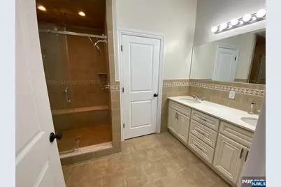 436A Lawton Avenue A #A, Cliffside Park, NJ 07010 - Photo 15