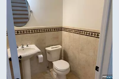 436A Lawton Avenue A #A, Cliffside Park, NJ 07010 - Photo 19