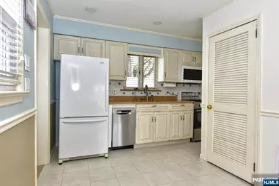 21 Charles Terrace, Waldwick, NJ 07463 - Photo 7