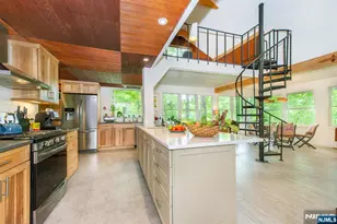 37 N Rd, Bloomingdale, NJ 07420 - Photo 19