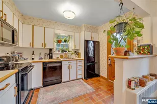 460 Maple Ave, Washington Township, NJ 07676 - Photo 15