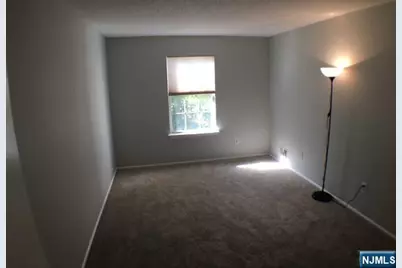 418 Poets Way, Mahwah, NJ 07430 - Photo 11