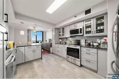 1265 15th 11L #11L, Fort Lee, NJ 07024 - Photo 3