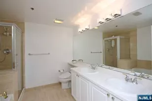 307 Jefferson Ct, Edgewater, NJ 07020 - Photo 19