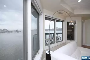 307 Jefferson Ct, Edgewater, NJ 07020 - Photo 7