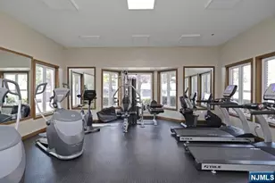 307 Jefferson Ct, Edgewater, NJ 07020 - Photo 33