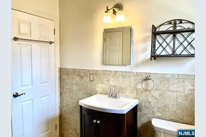 11-2 Spruce Street 11-2 #11-2, Oakland, NJ 07436 - Photo 7