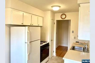 11-2 Spruce Street 11-2 #11-2, Oakland, NJ 07436 - Photo 5