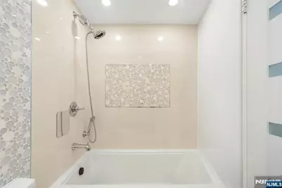 200 Winston 1008 #1008, Cliffside Park, NJ 07010 - Photo 19