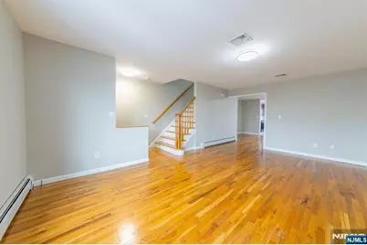 409 Lincoln Street B #B, Carlstadt, NJ 07072 - Photo 7