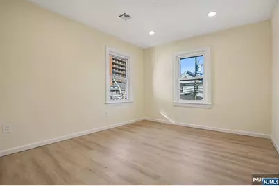 4 Lincoln Place, Cliffside Park, NJ 07010 - Photo 29