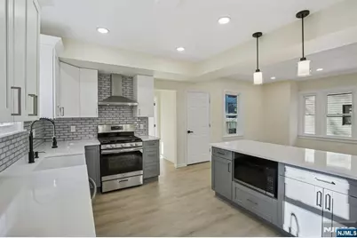 4 Lincoln Place, Cliffside Park, NJ 07010 - Photo 15