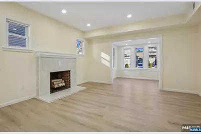 4 Lincoln Place, Cliffside Park, NJ 07010 - Photo 9